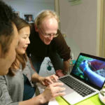 Mit grossem Interesse verfolgen sie den Karottenanbau auf unserem Betrieb mithilfe unserer Kurzfilme auf der Website.